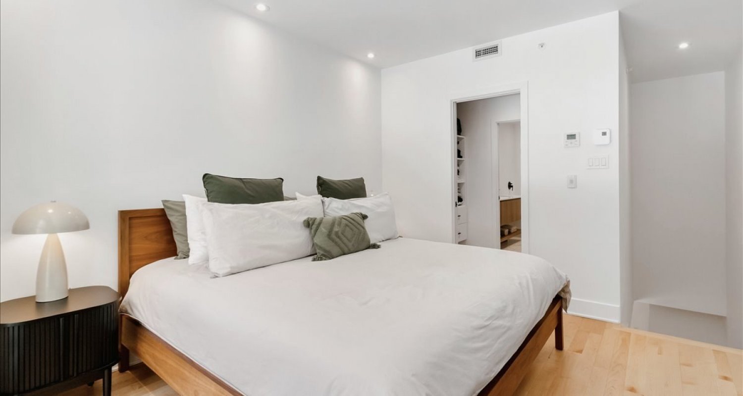 Rue du Square-Sir-George-Étienne-Cartier