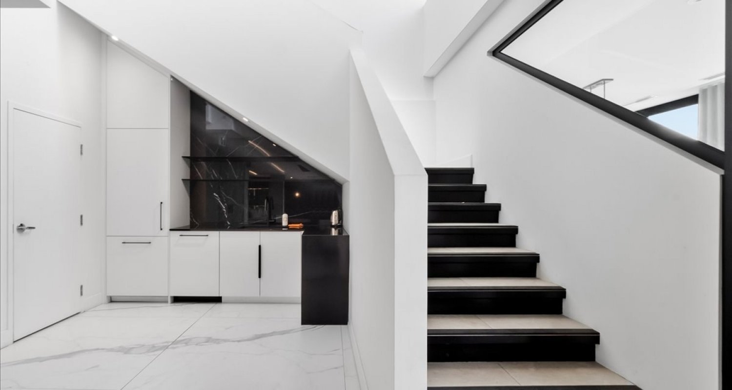 Rue du Square-Sir-George-Étienne-Cartier